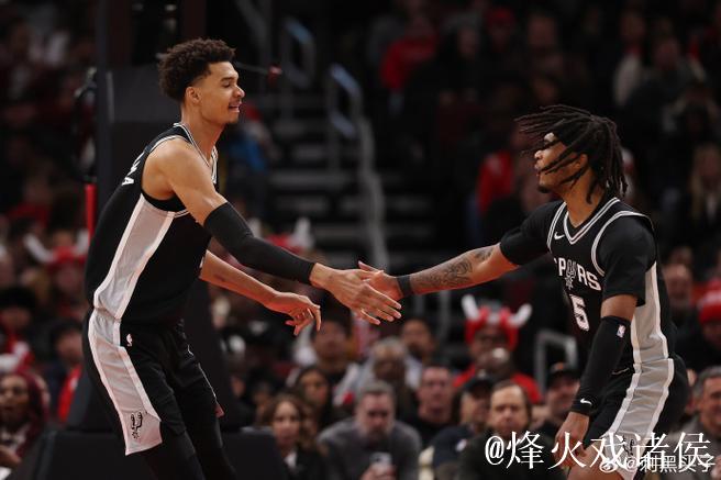 在文班亚马受赞誉时,我想致敬新秀第二年的卡斯尔 在文班亚马受赞誉时,我想致敬新秀第二年的卡斯尔